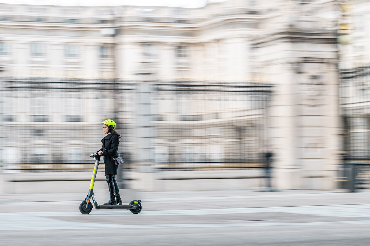 Ergonomic design e-scooter with next-gen operating system